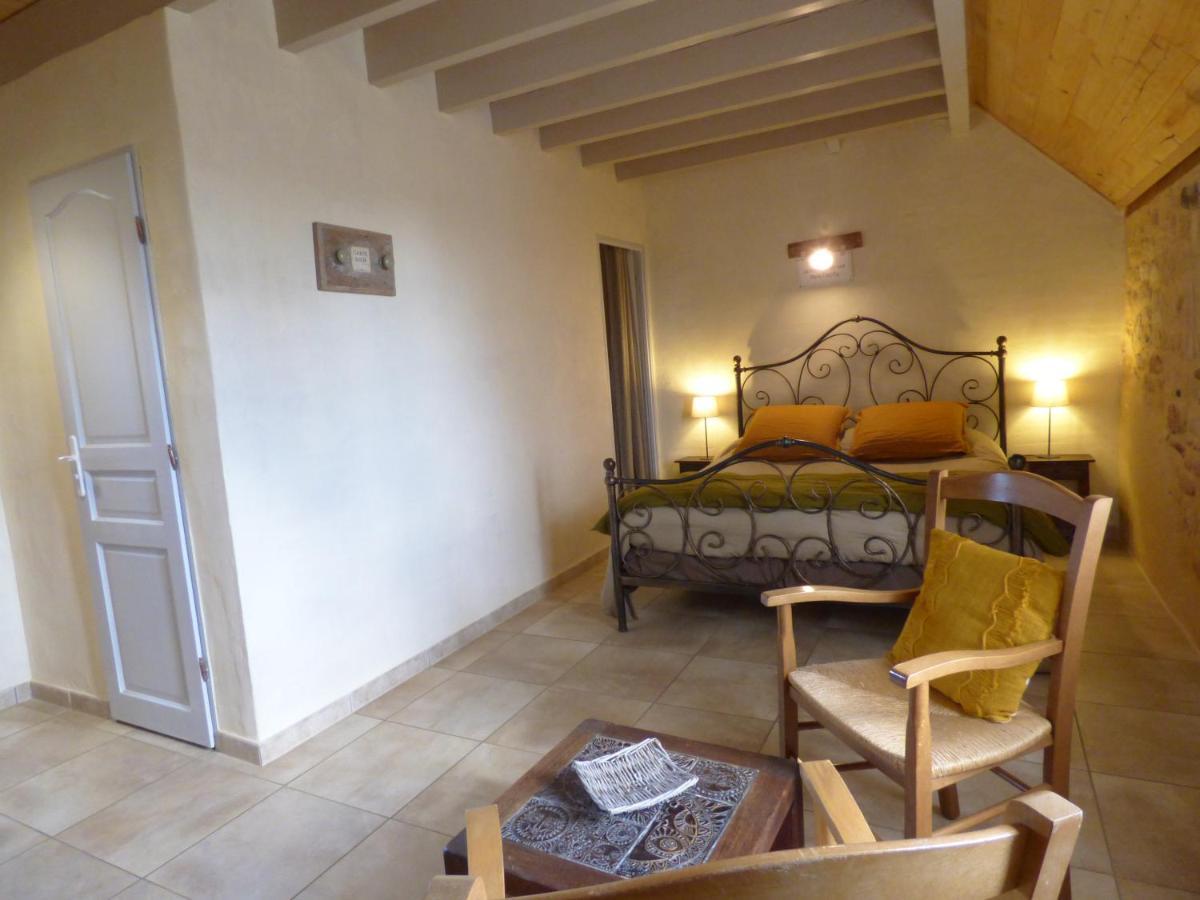 Britavit Bed & Breakfast Saint-Avit-Sénieur Exterior photo