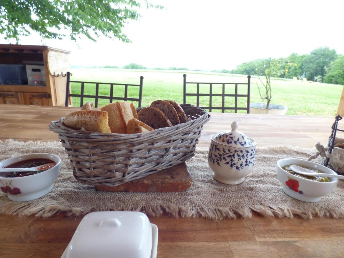 Britavit Bed & Breakfast Saint-Avit-Sénieur Exterior photo